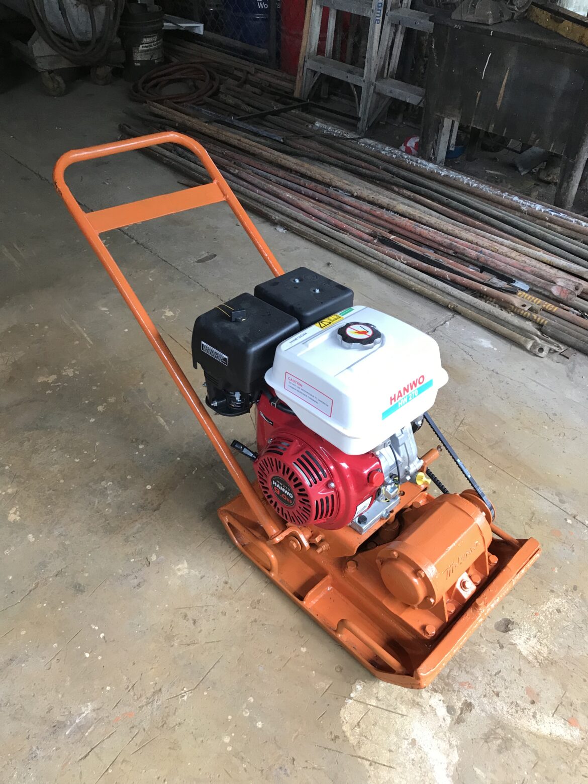 Compactadora Plato Vibratorio MVC 77 Multiquip Mikasa Con Motor Usada 